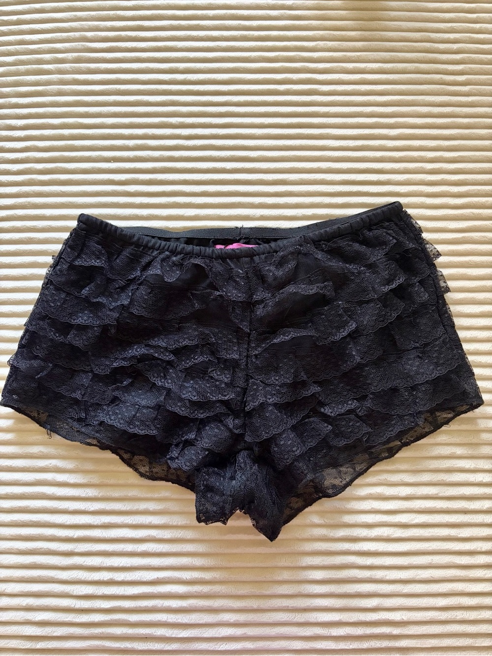 Edikted Tauri Black Tiered Ruffle Micro Shorts XS